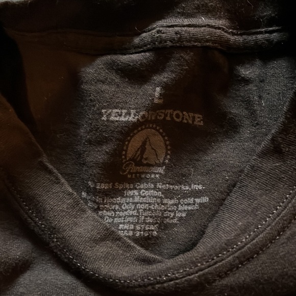 Yellowstone Top - Picture 3 of 4